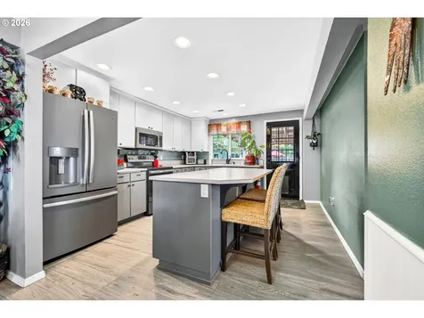 924 7th Avenue Sweet Home OR 97386
