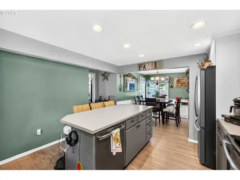 924 7th Avenue Sweet Home OR 97386