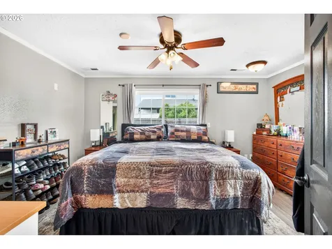 924 7th Avenue Sweet Home OR 97386