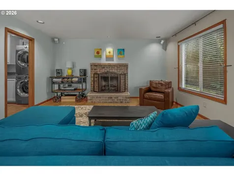 12329 SW 34th Avenue Portland OR 97219