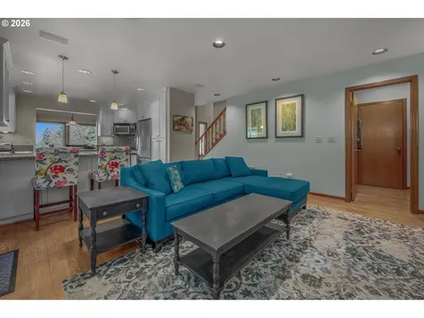 12329 SW 34th Avenue Portland OR 97219