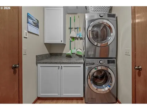 12329 SW 34th Avenue Portland OR 97219