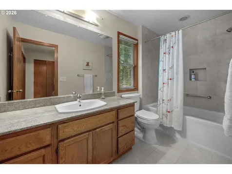 12329 SW 34th Avenue Portland OR 97219