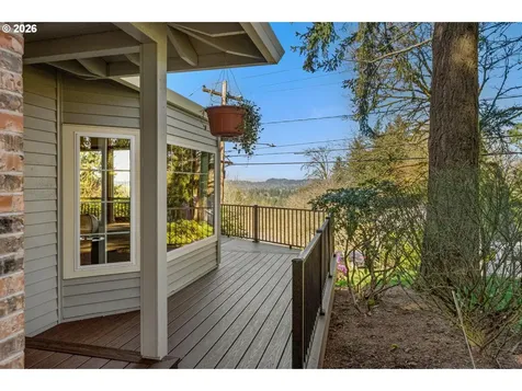 12329 SW 34th Avenue Portland OR 97219