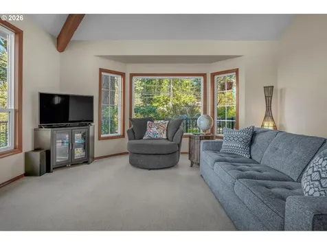 12329 SW 34th Avenue Portland OR 97219