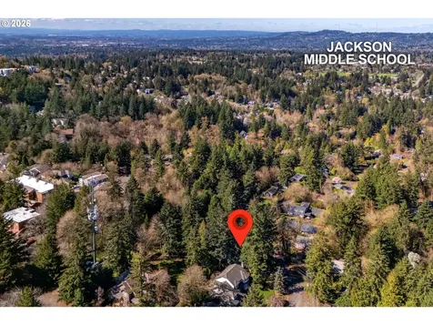 12329 SW 34th Avenue Portland OR 97219