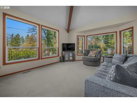 12329 SW 34th Avenue Portland OR 97219