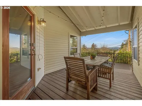 12329 SW 34th Avenue Portland OR 97219
