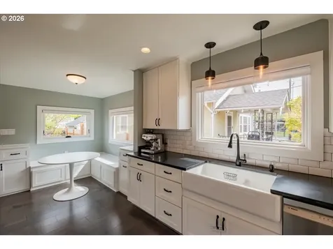 1905 SE Division Street Portland OR 97202