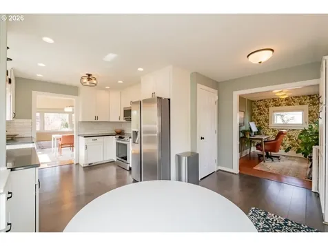 1905 SE Division Street Portland OR 97202