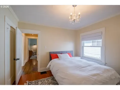 1905 SE Division Street Portland OR 97202