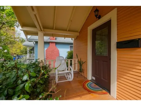1905 SE Division Street Portland OR 97202