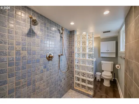 1905 SE Division Street Portland OR 97202