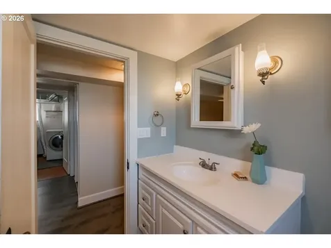 1905 SE Division Street Portland OR 97202