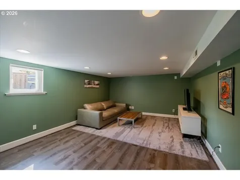 1905 SE Division Street Portland OR 97202
