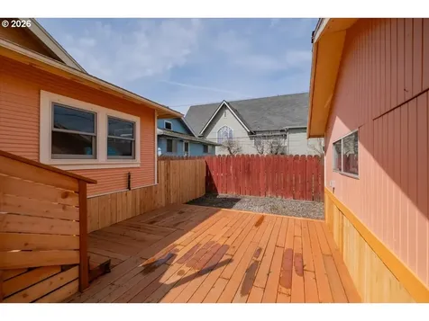 1905 SE Division Street Portland OR 97202