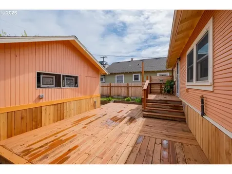 1905 SE Division Street Portland OR 97202