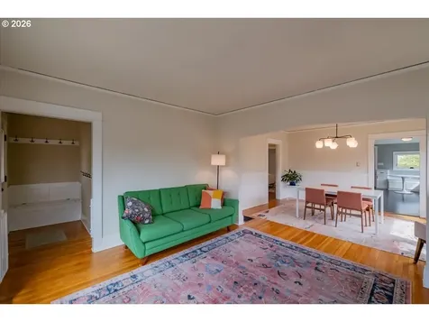 1905 SE Division Street Portland OR 97202