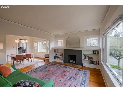 1905 SE Division Street Portland OR 97202