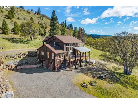 115 Wahkiacus Heights Road Wahkiacus WA 98670