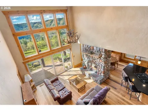 115 Wahkiacus Heights Road Wahkiacus WA 98670