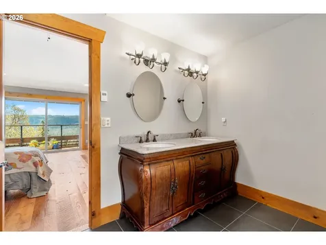 115 Wahkiacus Heights Road Wahkiacus WA 98670