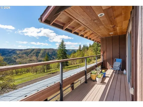 115 Wahkiacus Heights Road Wahkiacus WA 98670