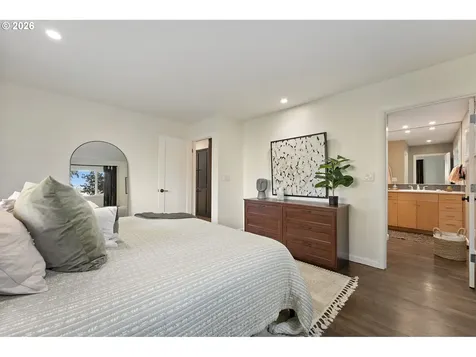 5054 SW 26th Place Portland OR 97239
