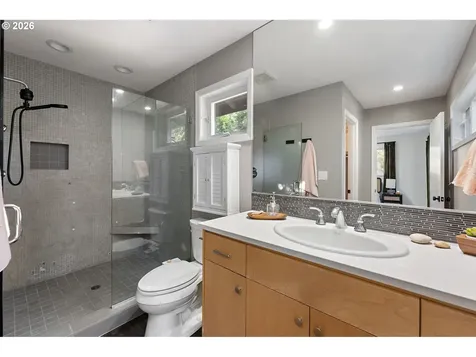 5054 SW 26th Place Portland OR 97239