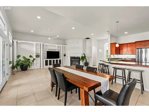 2838 Martinique Avenue Eugene OR 97408