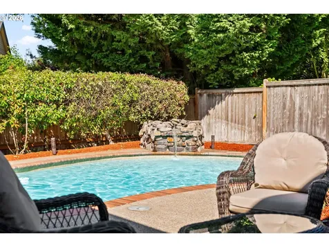 2838 Martinique Avenue Eugene OR 97408