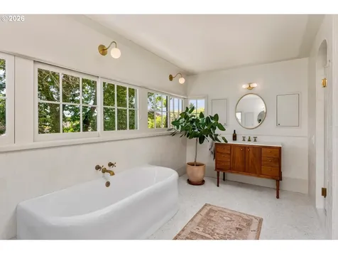 1646 SE Elliott Avenue Portland OR 97214