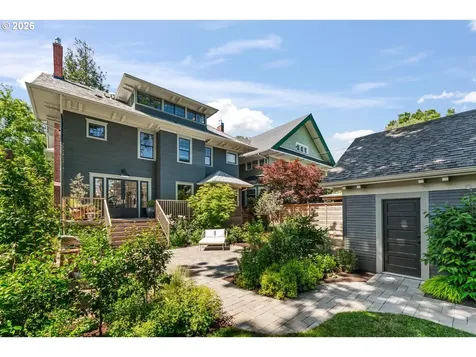 1646 SE Elliott Avenue Portland OR 97214