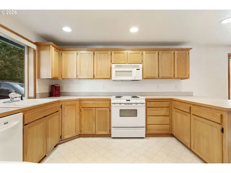 14252 SE Center Street Portland OR 97236