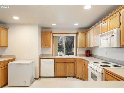 14252 SE Center Street Portland OR 97236