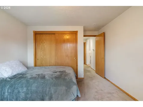 14252 SE Center Street Portland OR 97236
