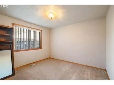14252 SE Center Street Portland OR 97236