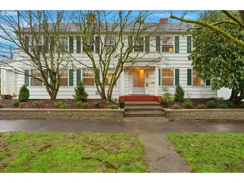 2451 SE Salmon Street Portland OR 97214