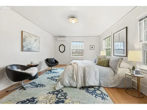 2451 SE Salmon Street Portland OR 97214