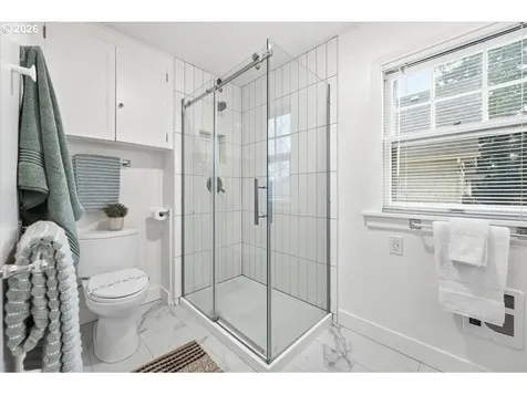 2451 SE Salmon Street Portland OR 97214