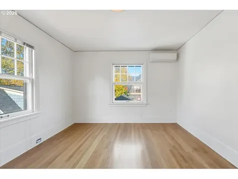 2451 SE Salmon Street Portland OR 97214