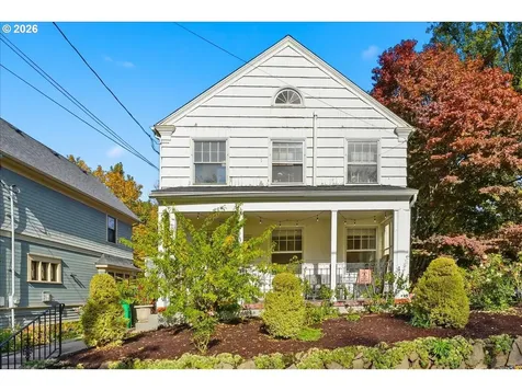 2451 SE Salmon Street Portland OR 97214