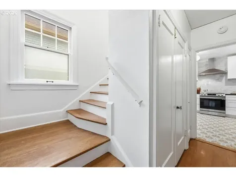 2451 SE Salmon Street Portland OR 97214