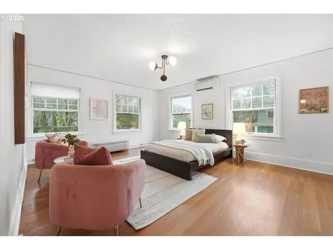 2451 SE Salmon Street Portland OR 97214