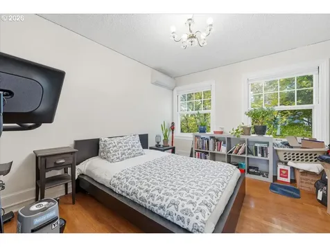 2451 SE Salmon Street Portland OR 97214