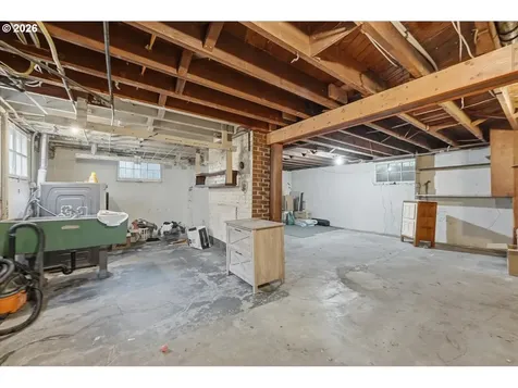 2451 SE Salmon Street Portland OR 97214