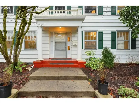 2451 SE Salmon Street Portland OR 97214