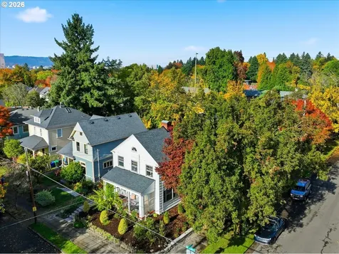 2451 SE Salmon Street Portland OR 97214