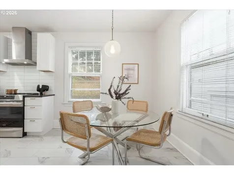 2451 SE Salmon Street Portland OR 97214