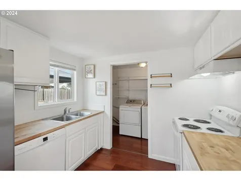 8125 SE 65th Avenue Portland OR 97206